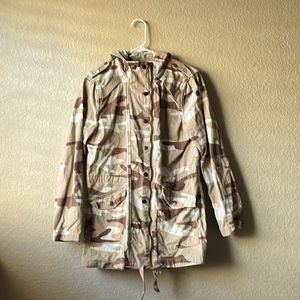 Tan Camo Jacket/Coat, Zipper Hoodied.